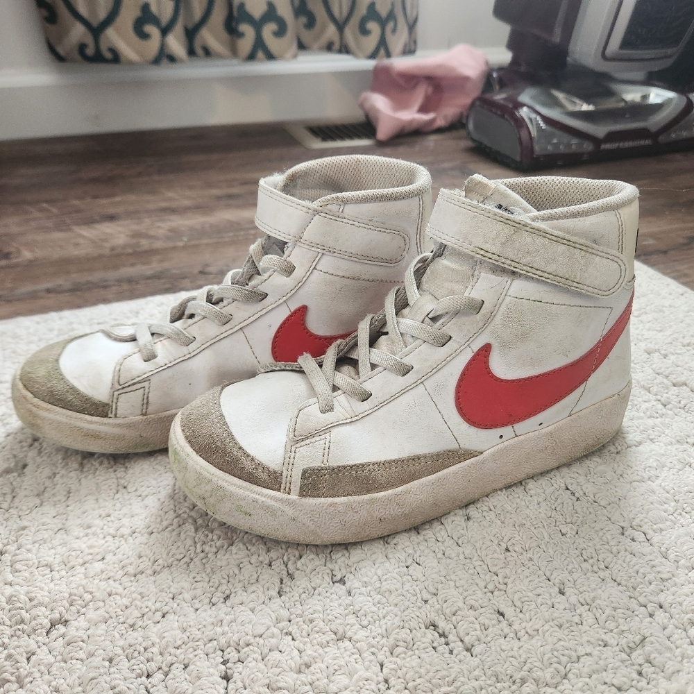 Kids Nike Blazers size 1.5
